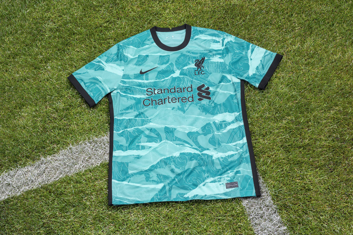 Le maillot extérieur de Liverpool dévoilé officiellement